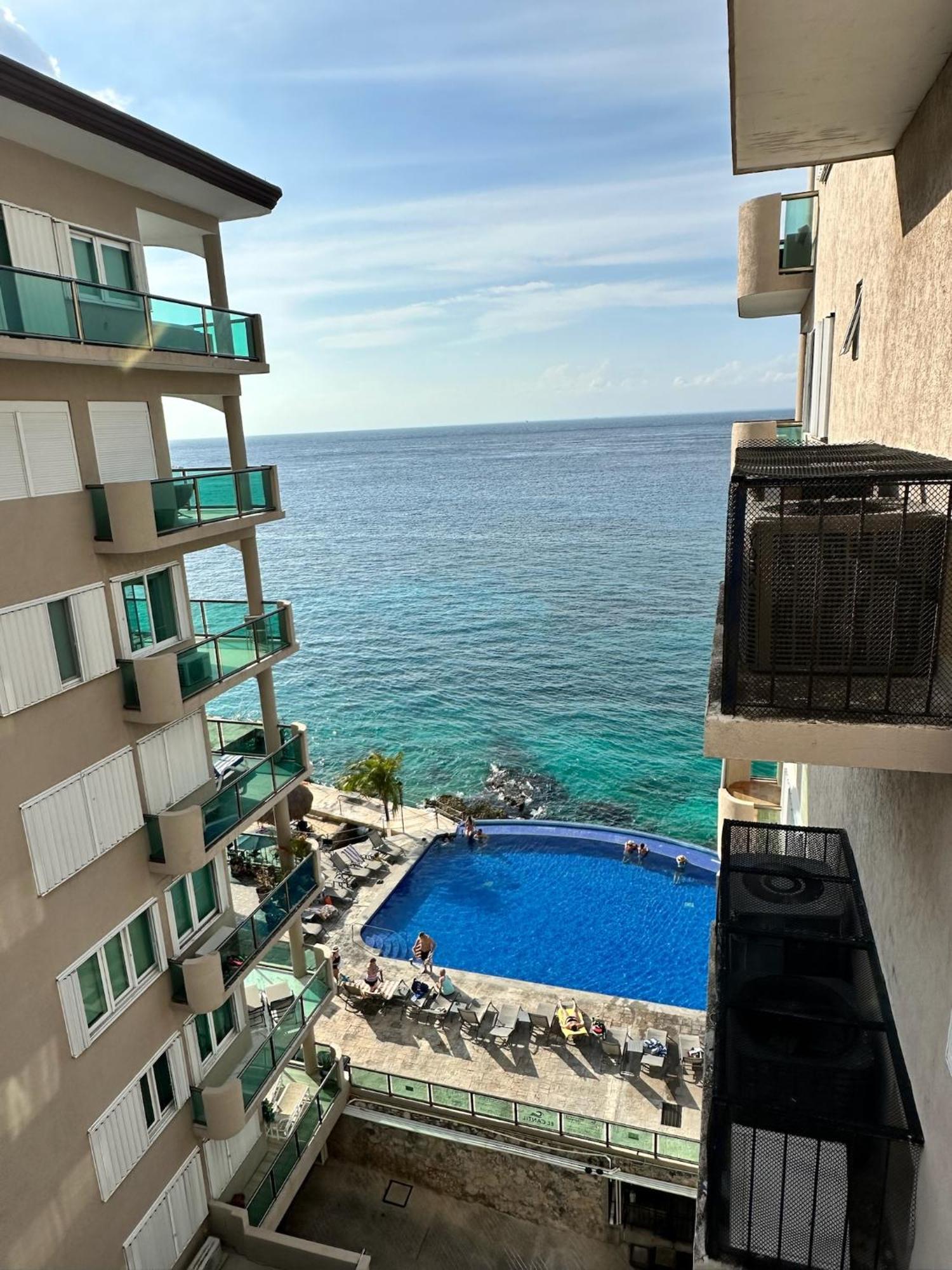 The Queen Of Cozumel Coastal Crown Ocean Front Condominium Sleeps 4 Exterior photo